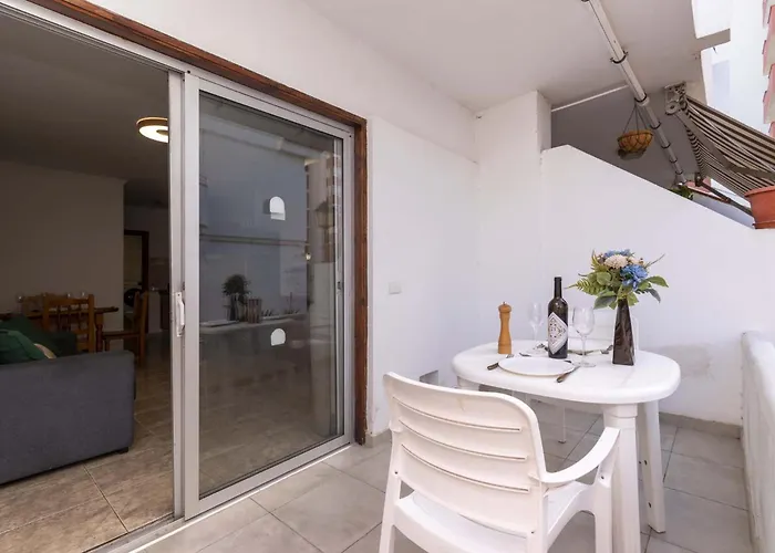 Floritas 33 - One Bed Apartment Playa de las Americas (Tenerife)